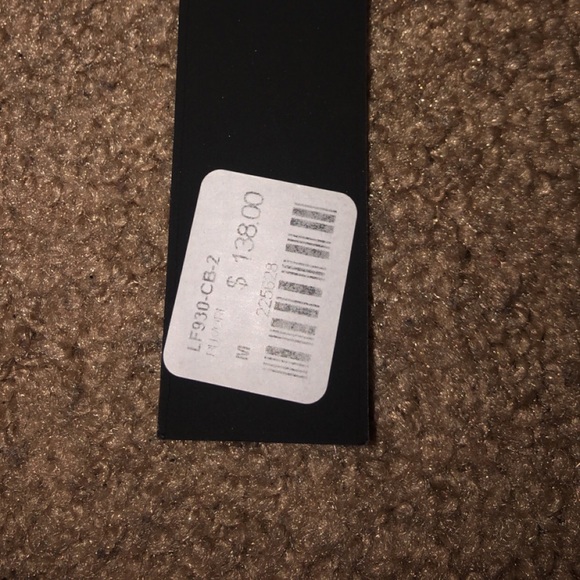 LF crop top - Picture 3 of 3